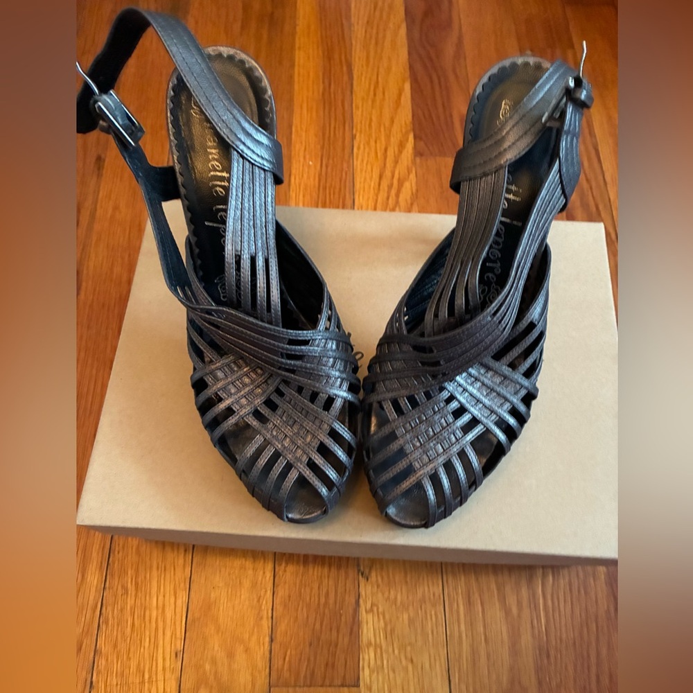 Nanette Lepore grey metalic shoes